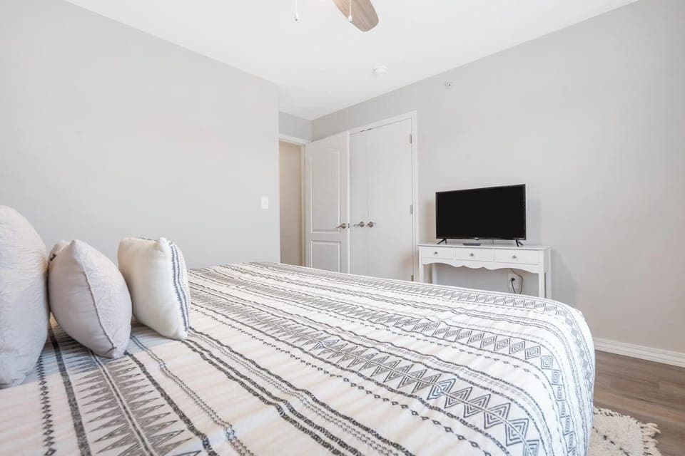 Bedroom 3 with King bed, and TV (Unit #3)