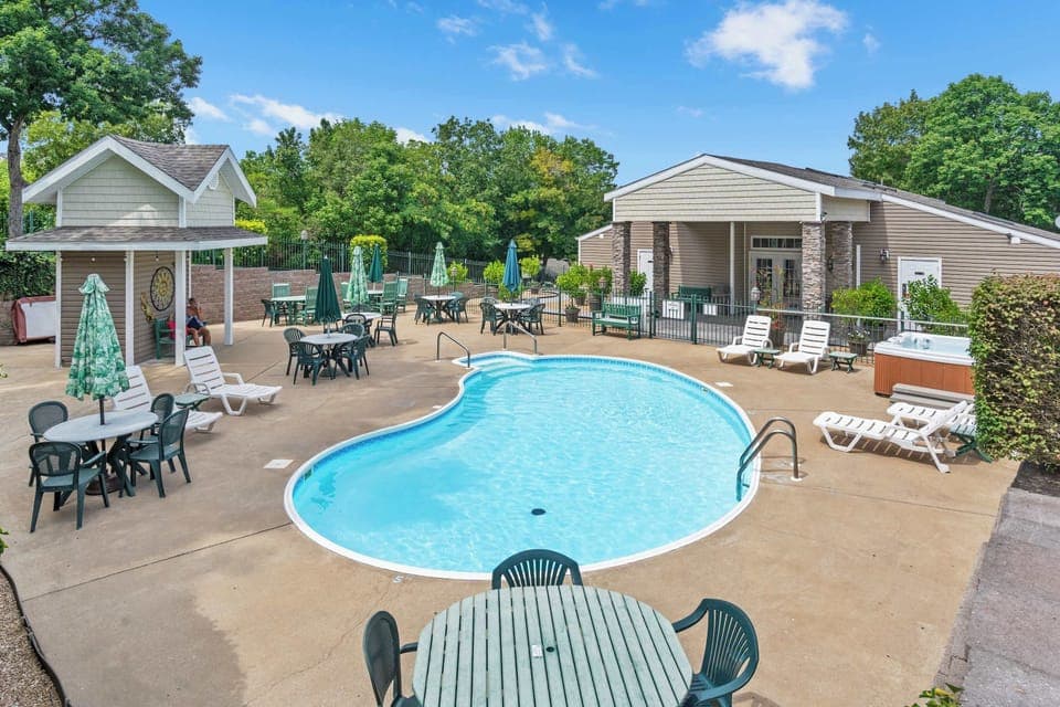 Ozark Mountain Resort Pool