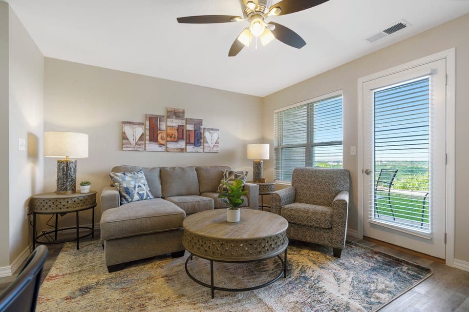 Relax in the living room equipped with a SmartTV