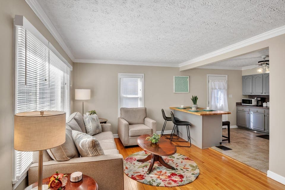 Home Decor, Furniture, Indoors, Living Room, Room