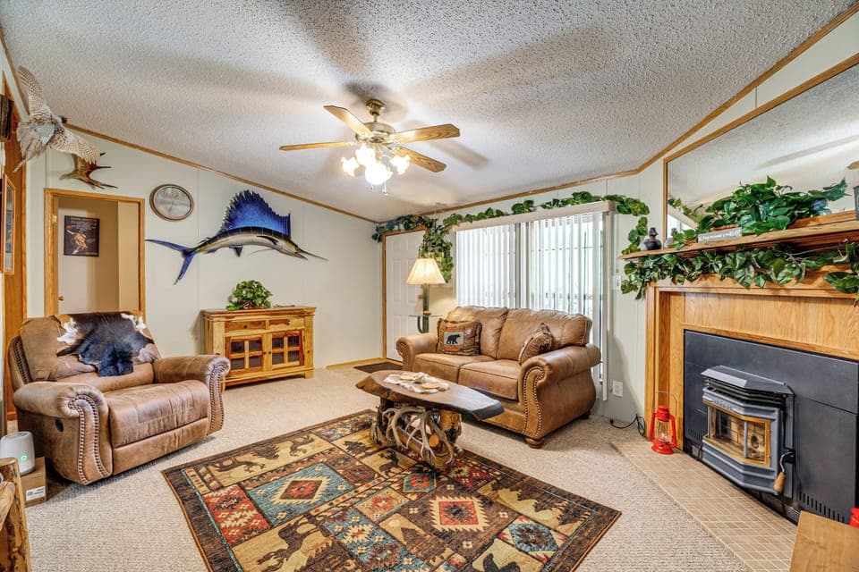 Cotopaxi Vacation Rental | 3BR | 2BA | 1,090 Sq Ft | 5 Steps Required to Enter