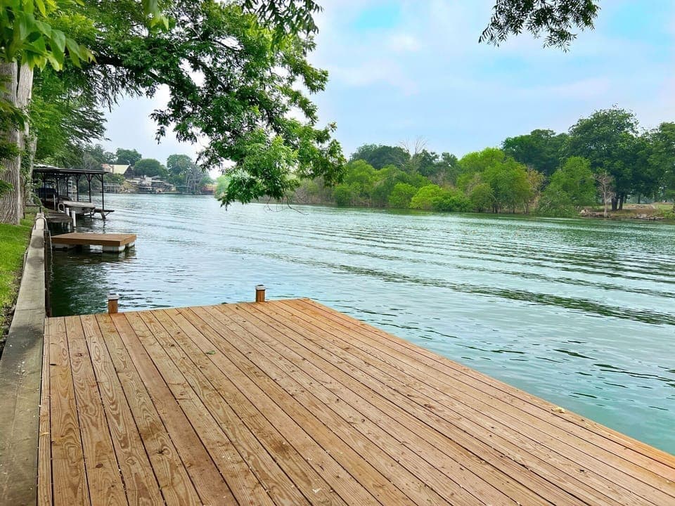 The Dock overlooking the Beautiful Lake Dunlap!