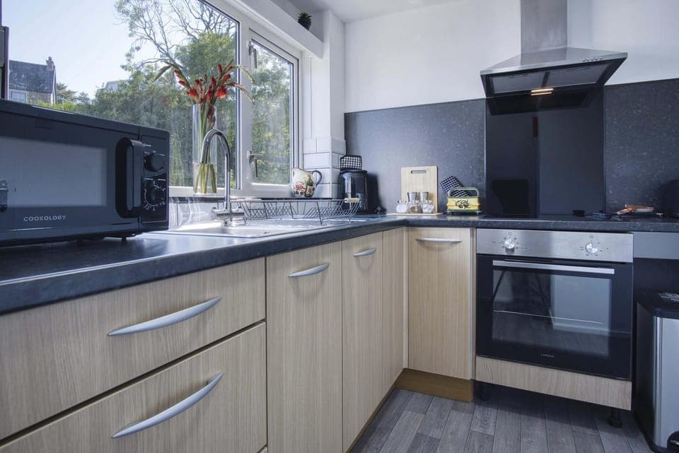 High Deck - 1 Bedroom Apartment - Saundersfoot (23920)