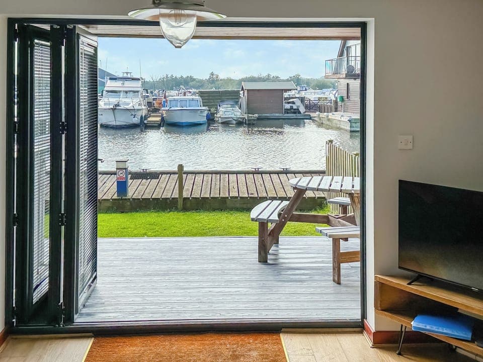 Decking | Marina Vista, Horning