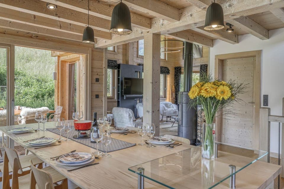 Photo Monte bianco 23 espace repas et salon