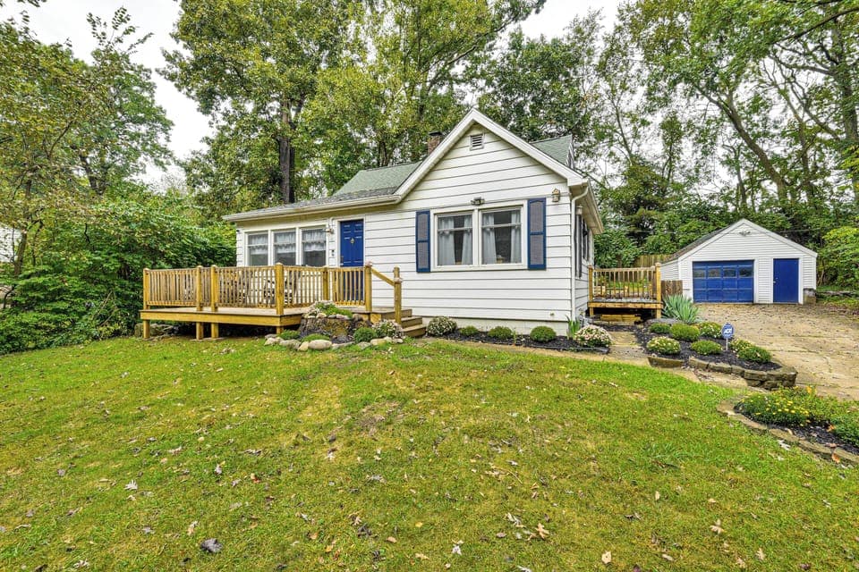 South Bend Vacation Rental | 3BR | 2BA | 1,900 Sq Ft | 4 Steps to Enter