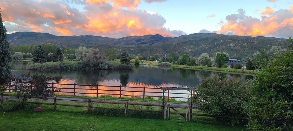 Mountain view sunsets!