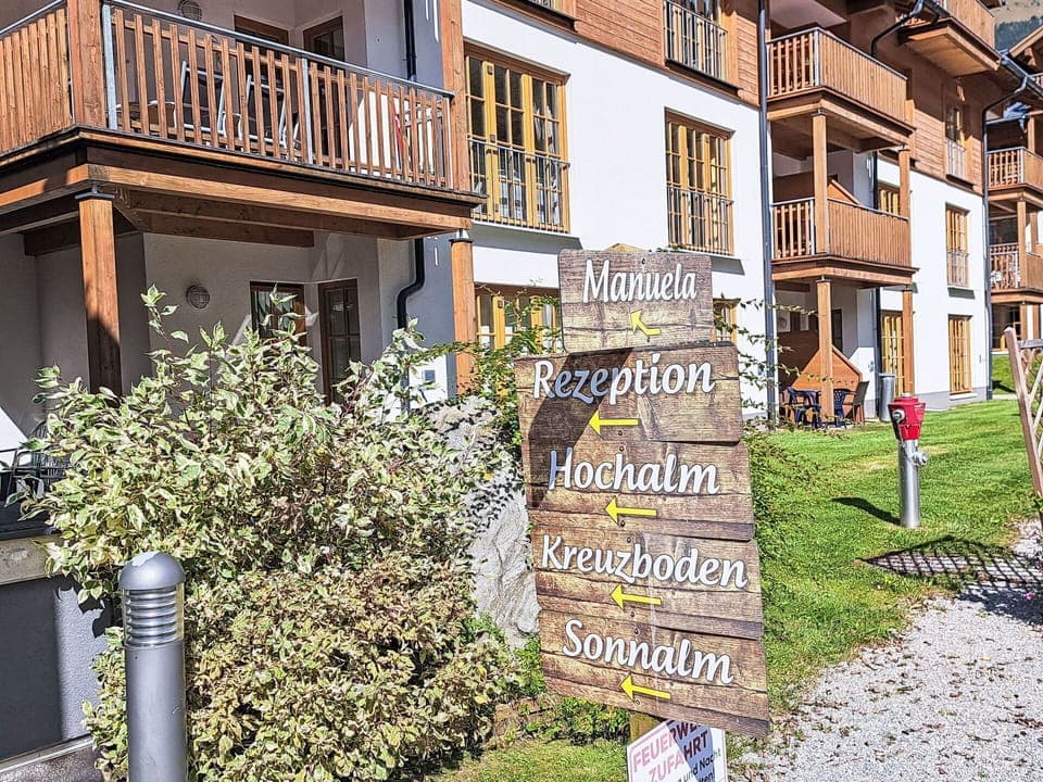 Plant, Furniture, Building, Flower, Comfort, Interior Design, Outdoor Furniture, Flooring, Floor, Wall