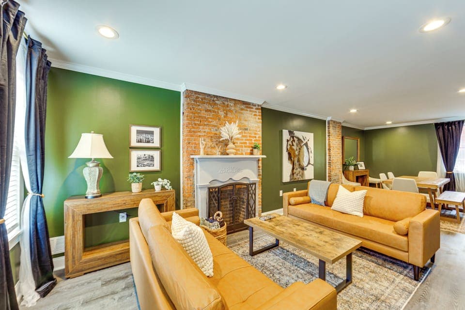 Pittsburgh Vacation Rental | 4BR | 3.5BA | 2,700 Sq Ft | Stairs Required