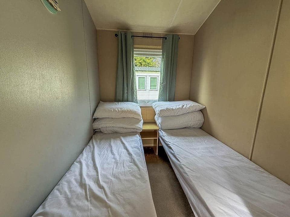 Plan a last-minute staycation at Southview Holiday Park Lincolnshire, offering the perfect mix of fun at Skegness Aquarium and relaxation in your caravan holiday Lincolnshire.