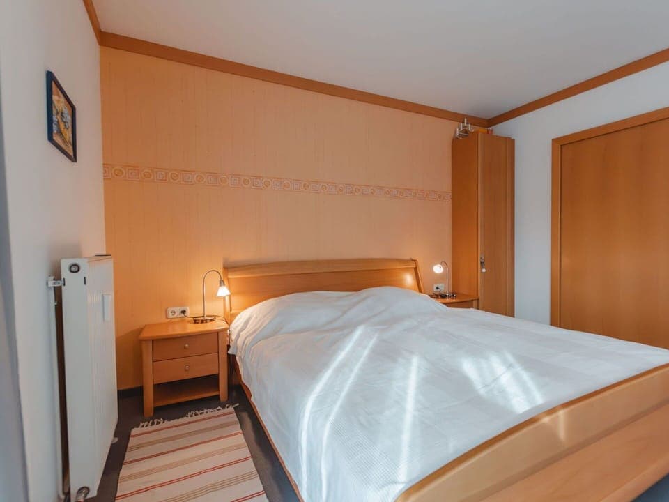 Property, Furniture, Comfort, Wood, Bed, Building, Textile, Interior Design, Floor, Lamp