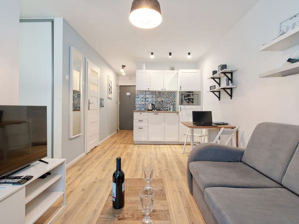 Lving Room with Smart TV | Book Now with RENTUJEMY.COM