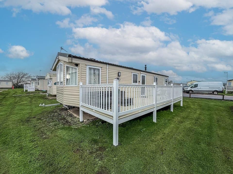 Spacious deck with open sky views for relaxing outdoors