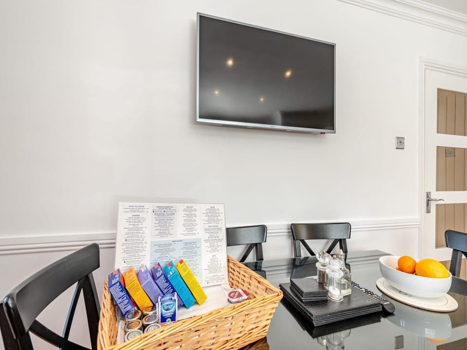 Kitchen/diner | Duck Bay Cottage 1 - Duck Bay Cottages, Alexandria, near Loch Lomond