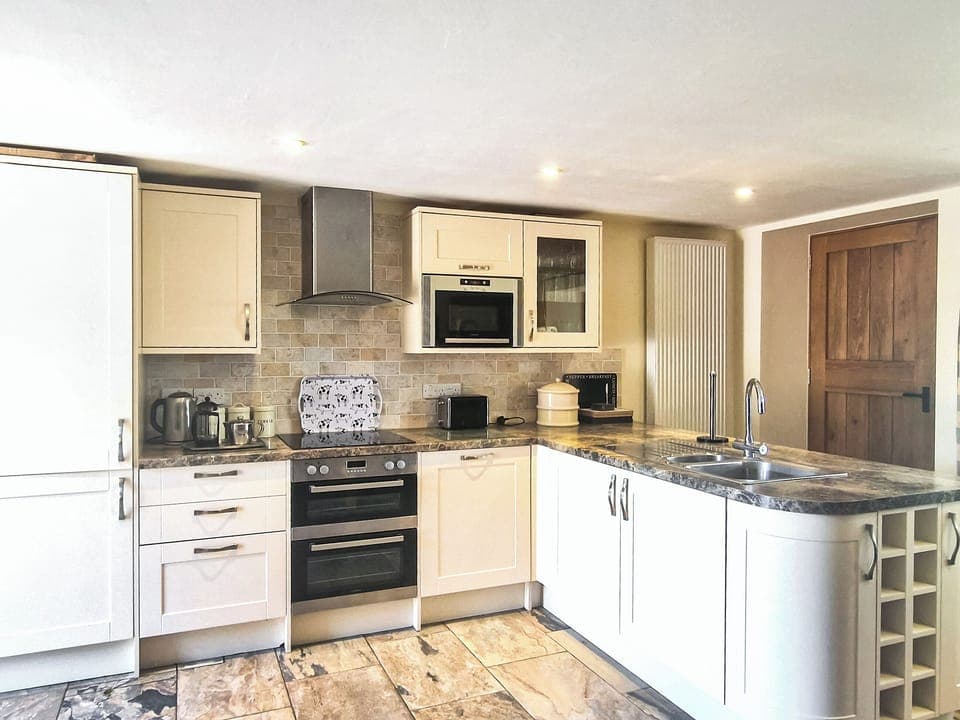 Kitchen | Applebarn Holidays - The Dairy - Applebarn Holidays, West Pennard, near Glastonbury