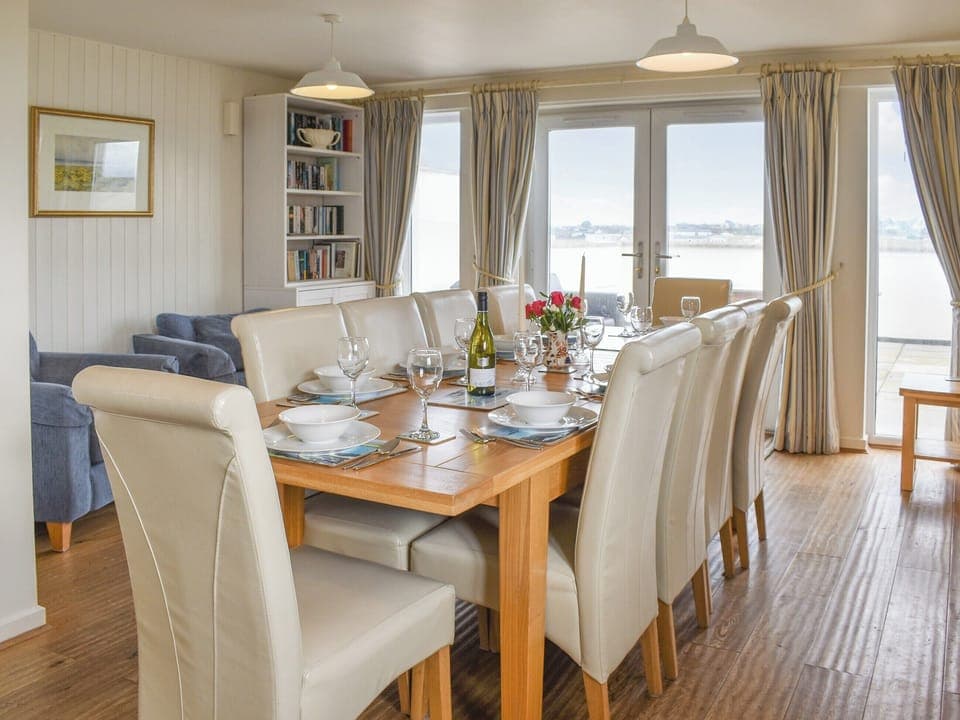 Dining room | Craig Llydan, Rhosneigr