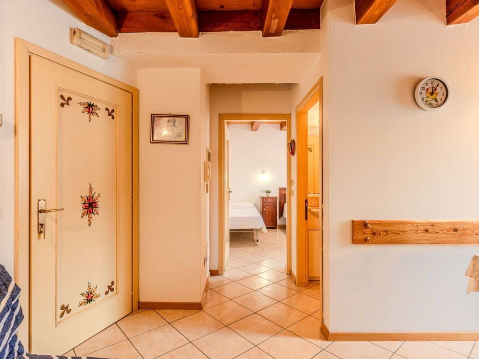 Furniture, Outdoor Furniture, Chair, Garden, Flowerpot, Patio, Outdoor Table, Estate, Houseplant, Landscaping