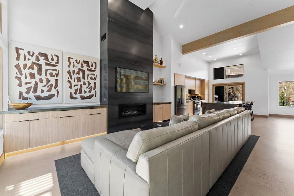 Ina's Way Townhomes, Unit D.