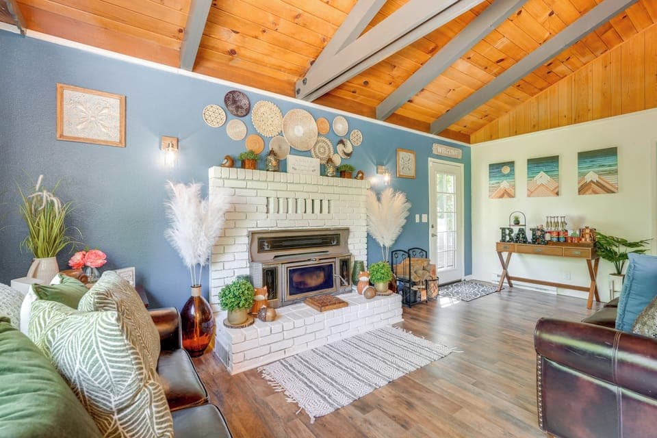 Mi-Wuk Village Vacation Rental | 3BR | 2BA | 1,272 Sq Ft | Stairs Required