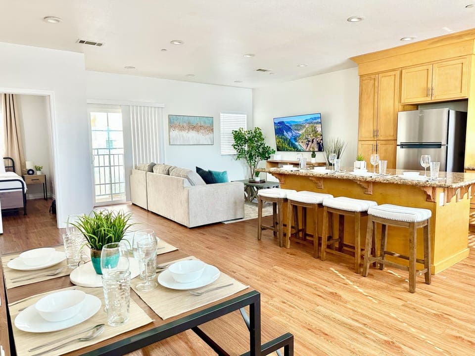 Second floor - dining