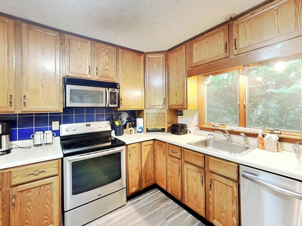Full Kitchen