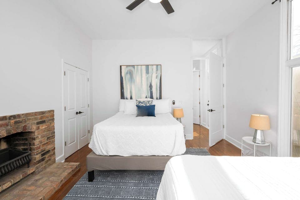 Bedroom 2 with 2 queen beds