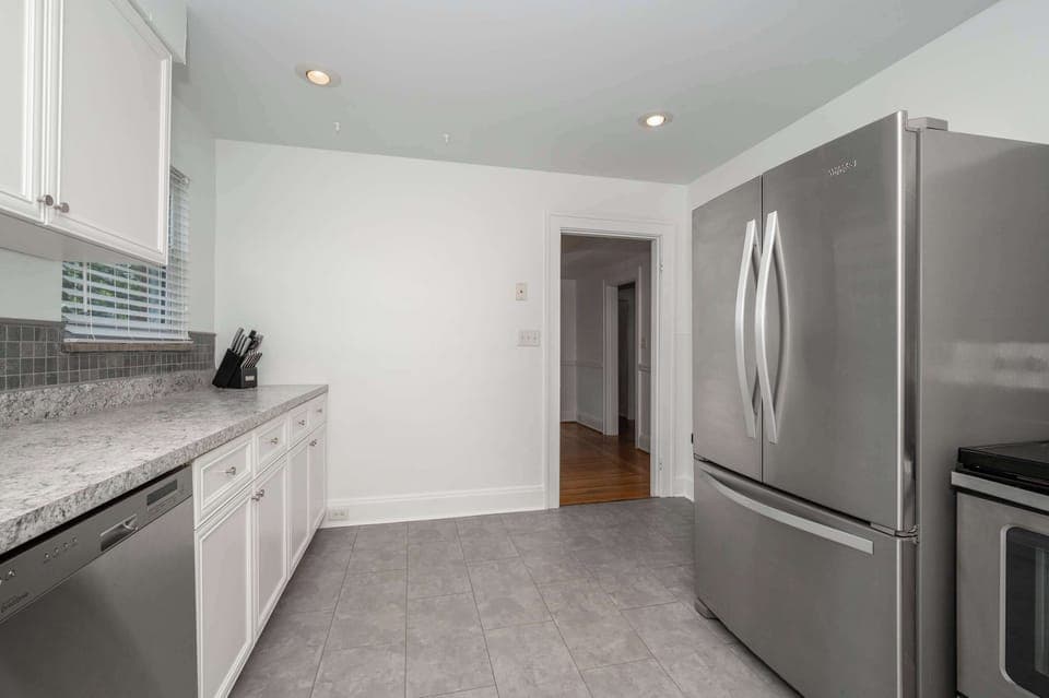 Unit 2 – The large, airy kitchen is well-equipped for your visit