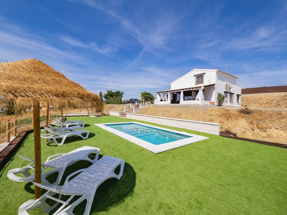 Wonderful country house with swimming pool for 6 persons in Coín