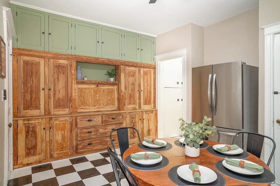 Kitchen comes fully stocked with all essentials and cookware - Lower unit