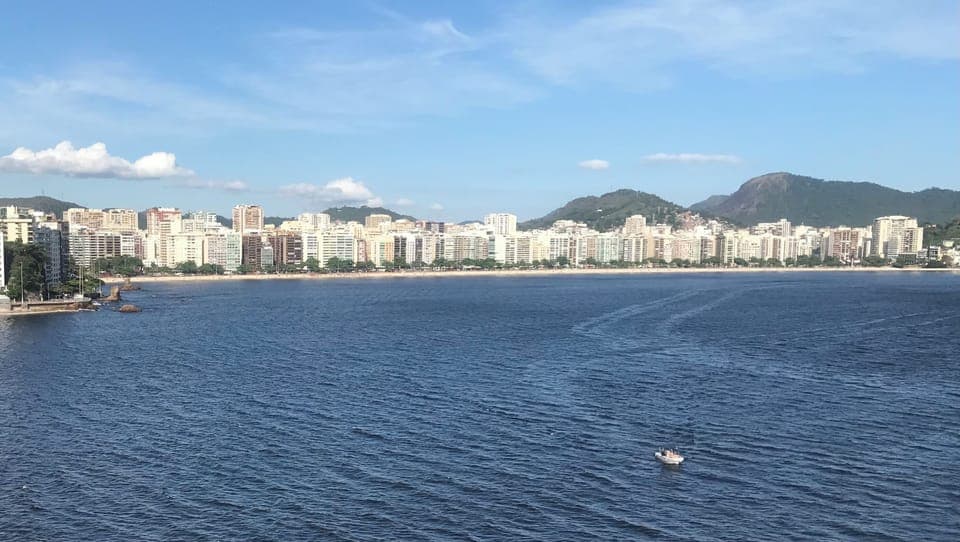 Vista do museu para a praia das flexas e Icaraí.