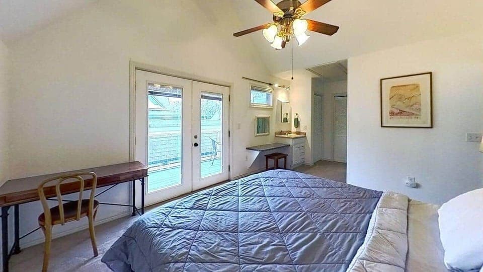 433-W-San-Antonio-St-Buttercup-Bedroom 1