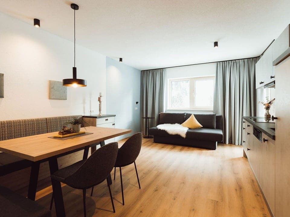 Table, Furniture, Wood, Couch, Building, Interior Design, Flooring, Floor, Living Room, Comfort