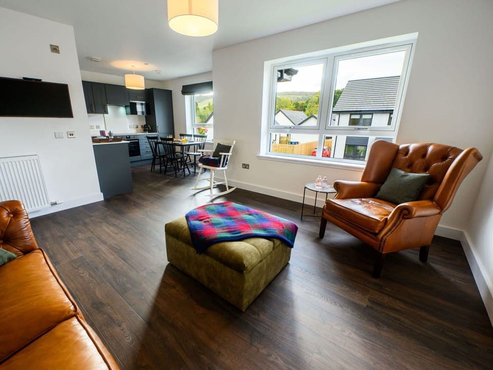 Plant, Sky, Wheel, Property, Bicycle, Plant Community, Bicycle Wheel, Building, Door