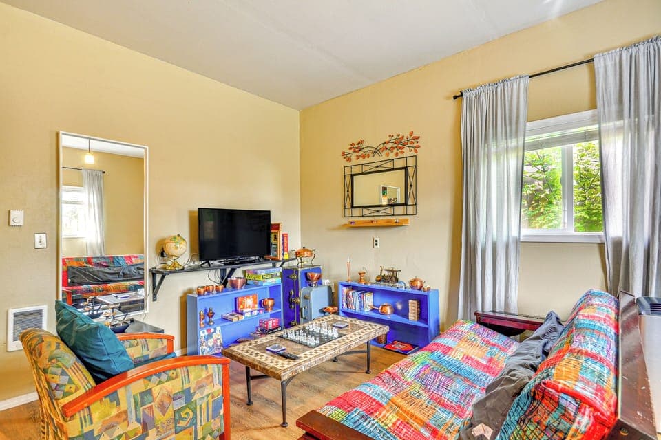 Beaverton Vacation Rental | 1BR | 1BA | 503 Sq Ft | Step-Free Access