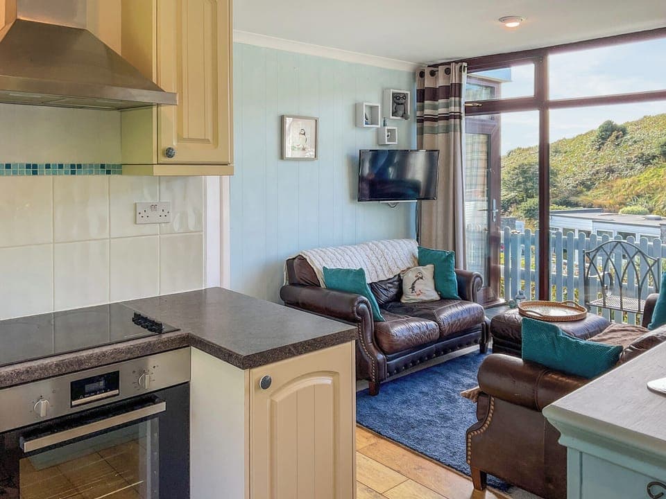 Open plan living space | Nolton HavenGiddy Puffin, Haverfordwest