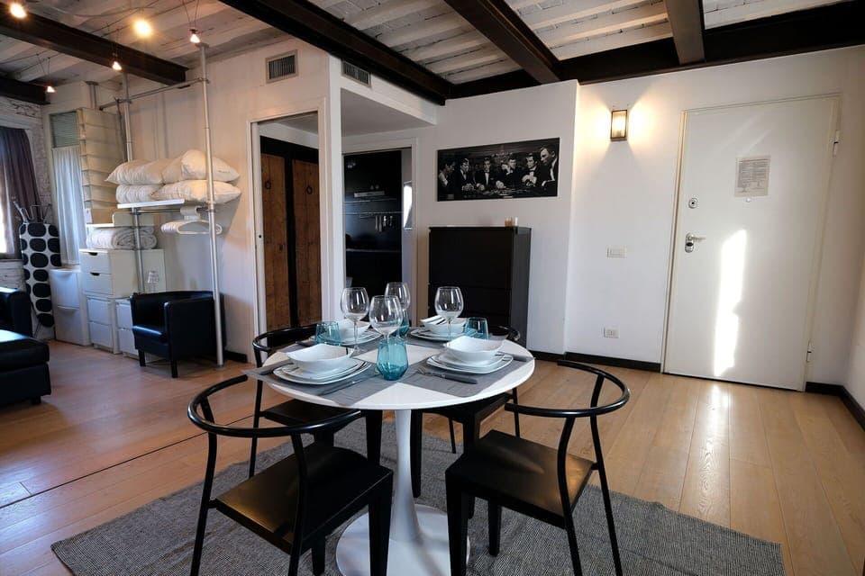 Table, Furniture, Wood, Lighting, Building, Interior Design, House, Hall, Flooring, Floor