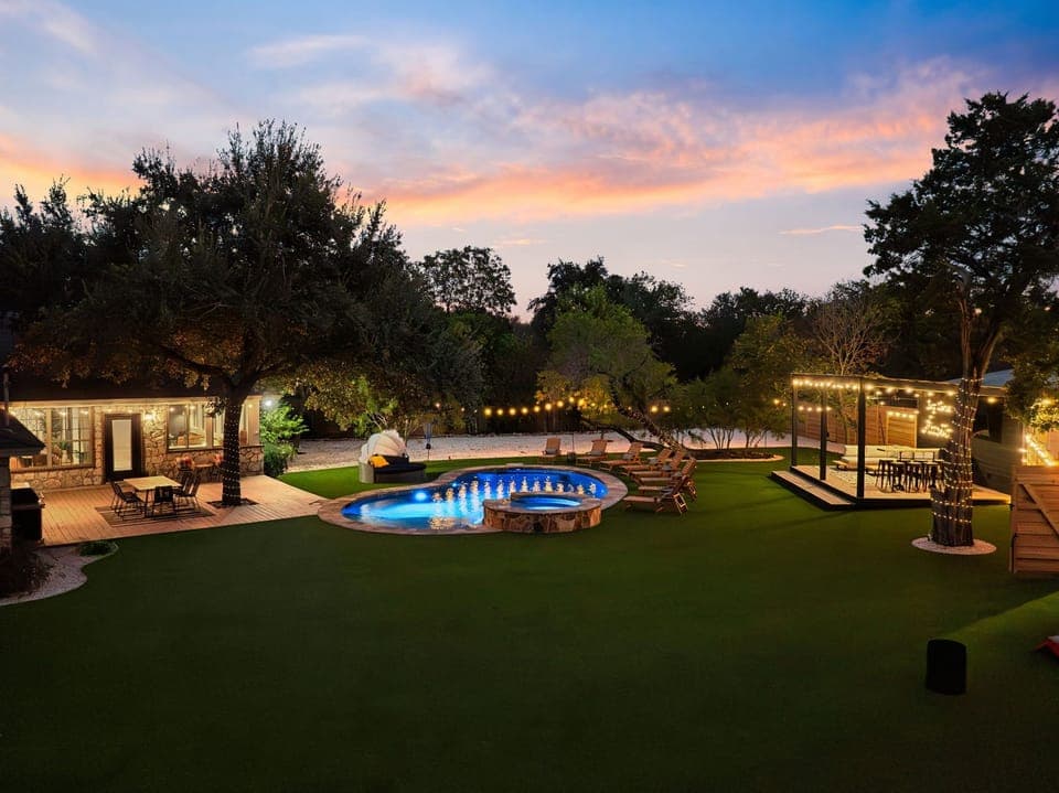 Relaxing under the sunset sky ☀️🌊 There's nothing like a refreshing swim in the pool surrounded by nature!