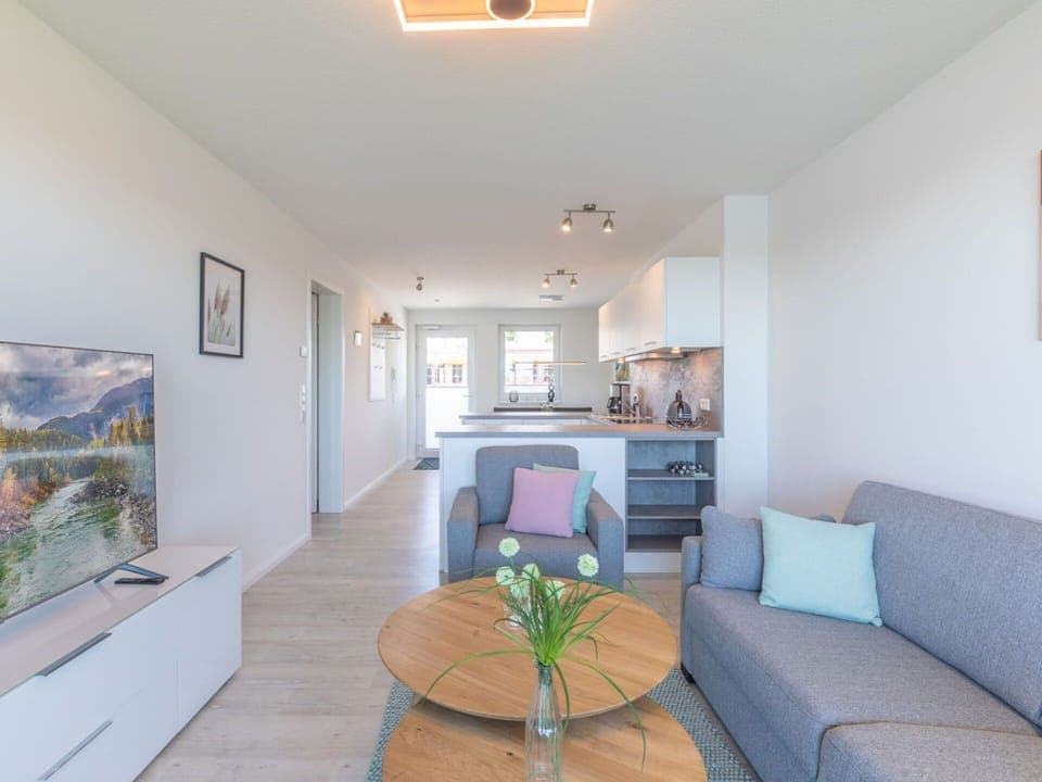 Sky, Shade, Land Lot, Cottage, Siding, Facade, Residential Area, Landscape, Roof, Grass