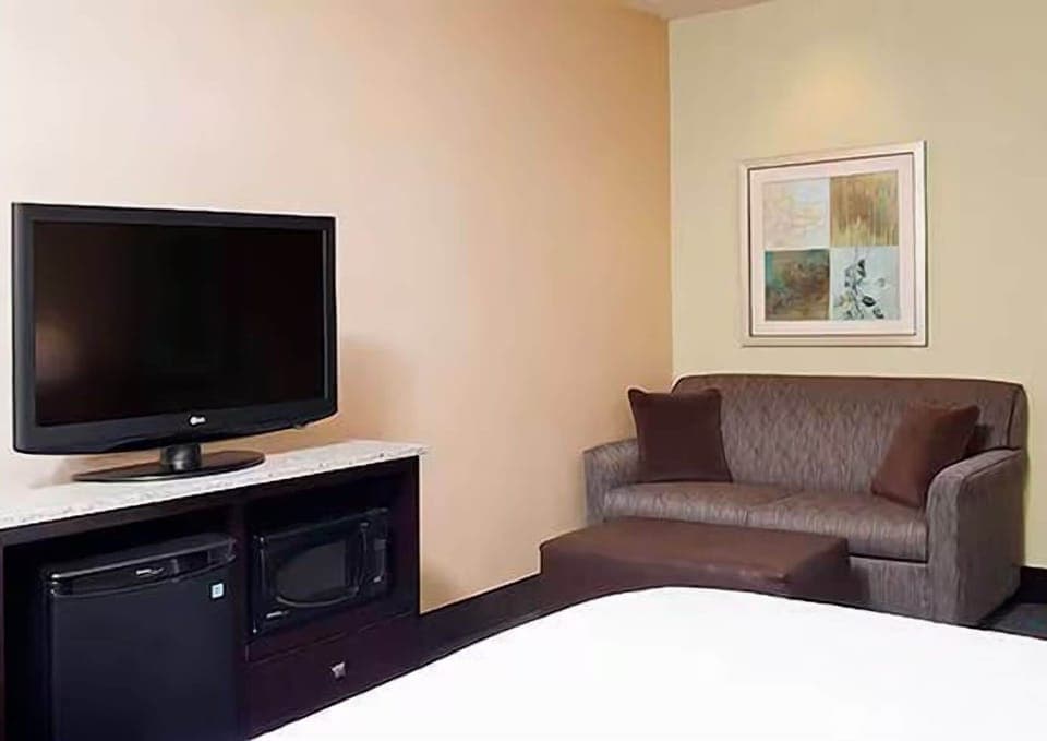 Unit with 1 King size bed