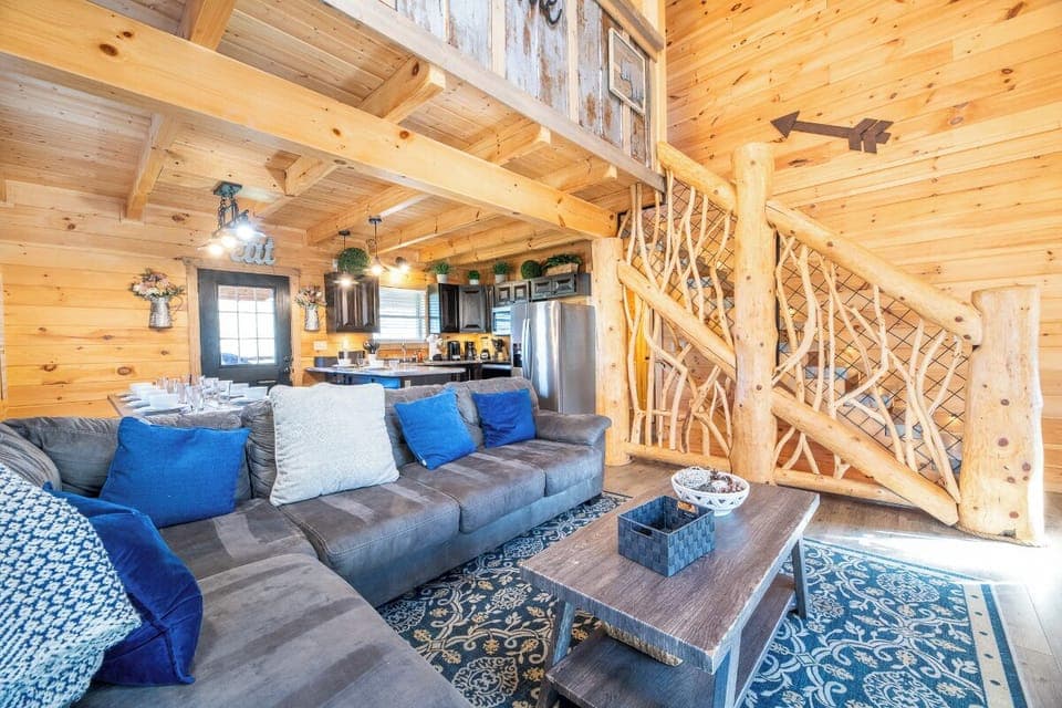 Cabin In The Mountains' cozy living area