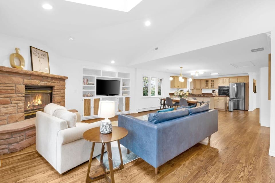 Bright and spacious open plan living and dining. 
