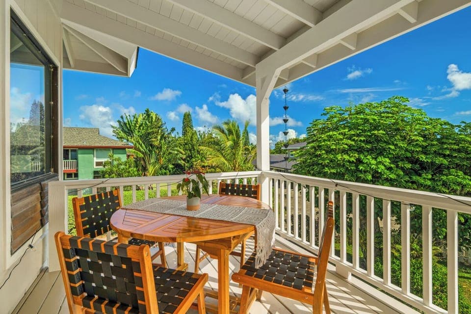 Covered lanai dining table - expandable table up to 8 ppl.