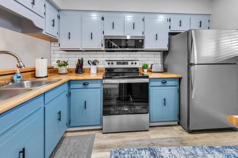 full kitchen