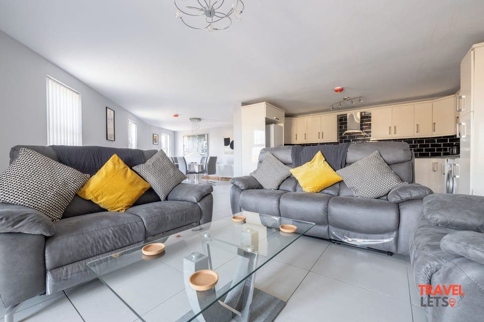 b40273d5-6dbe-434e-80b6-a22de5e45be7