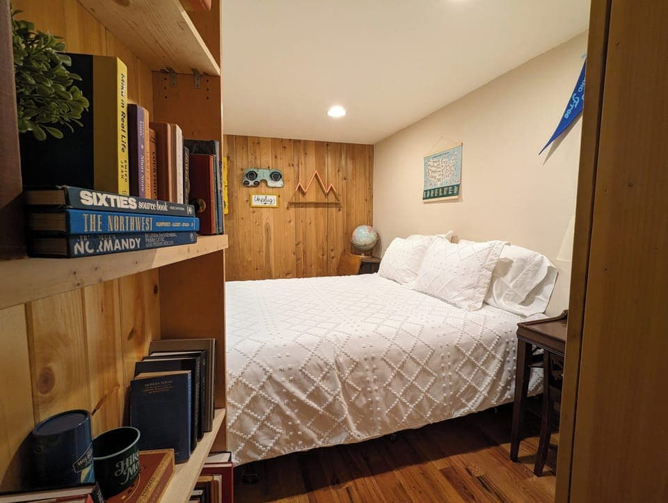 Hidden entryway to the secret bedroom 