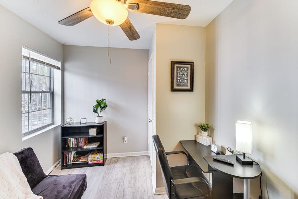 Bedroom 2 (Office) | Futon | 1st Floor