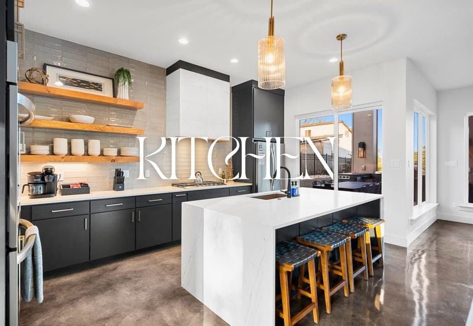 Modern and fully equipped, this kitchen has all you need for culinary creativity – perfect for anything from family dinners to midnight snacks.