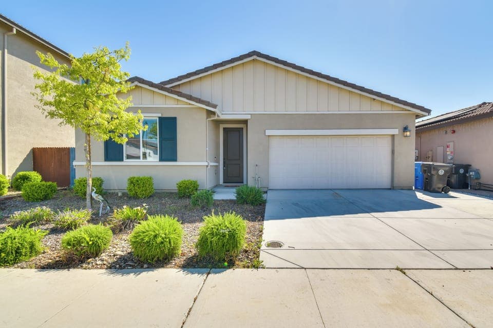 Manteca Vacation Rental | 3BR | 2BA | 1,881 Sq Ft | 2 Steps Required