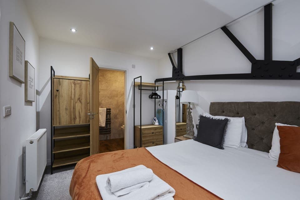 Sleep Tight in Huddersfield – Comfortable Bedrooms Designed for Rest