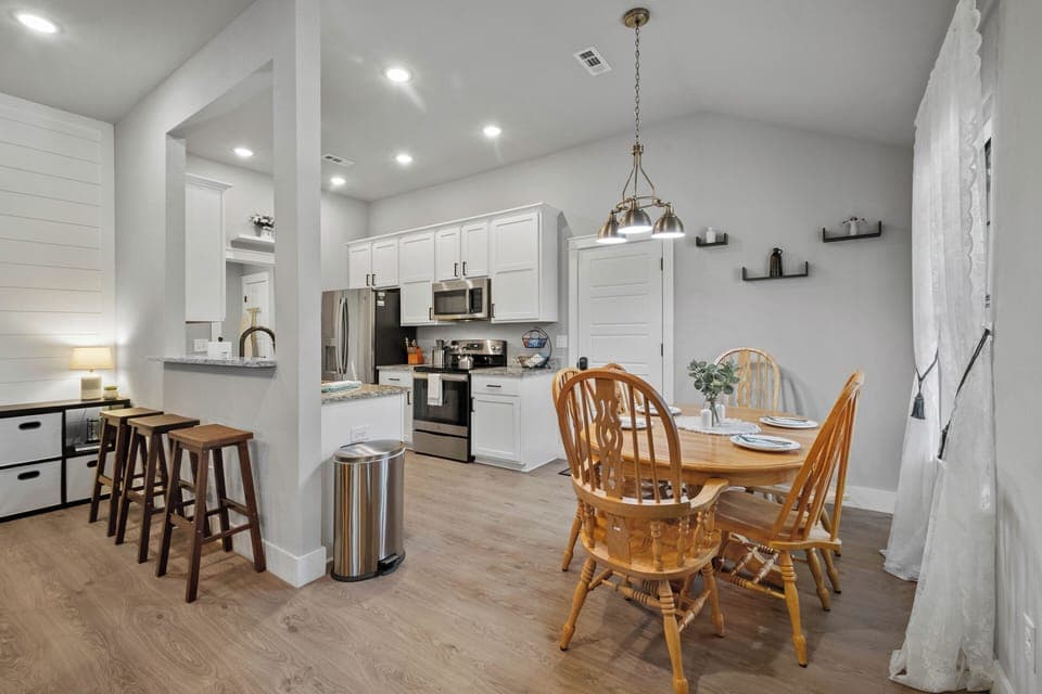 Seating for 3 at the kitchen counter!